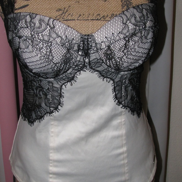 Black and White Bustier - Picture 3 of 8